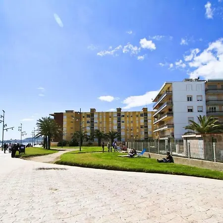 Pineda 10 Planet Costa Dorada لا بينيذا